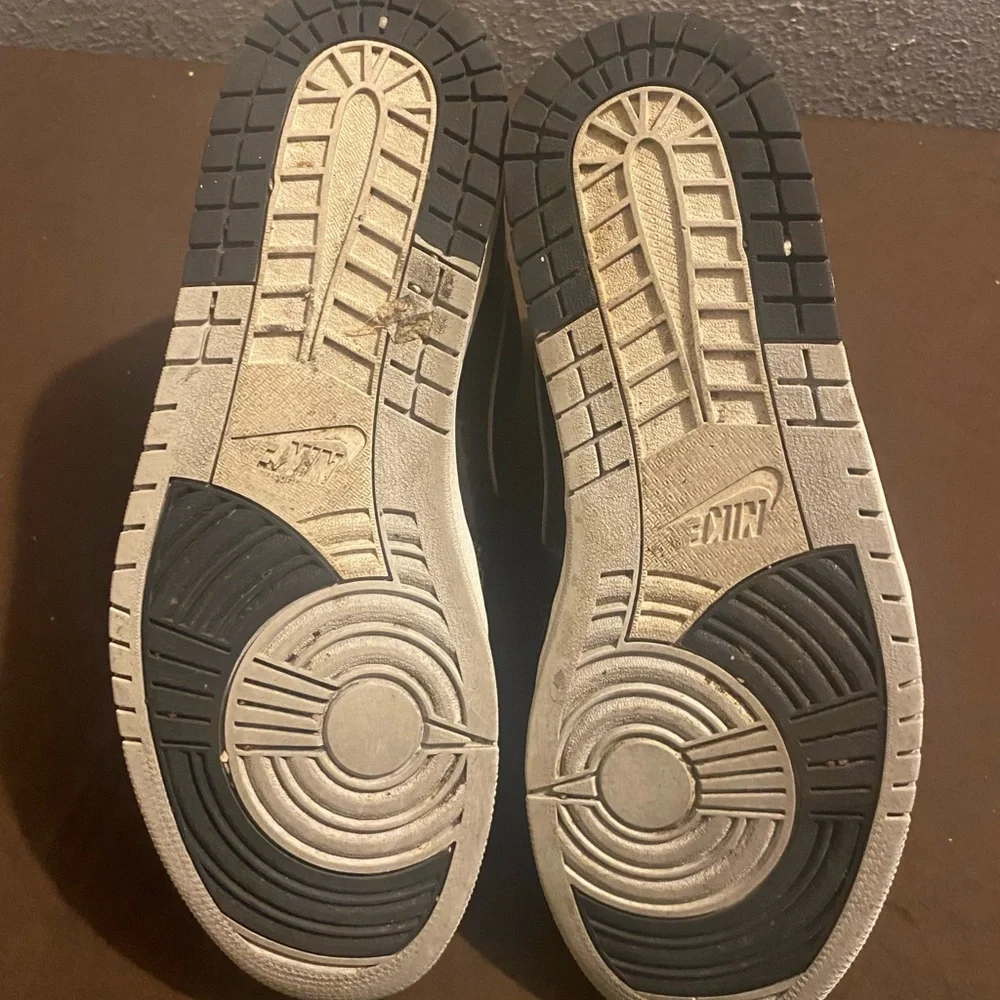 Jordan Black and White Men's Sneakers Air Jordan 1 Low 86 Pure Platinum - Picture 10 of 11